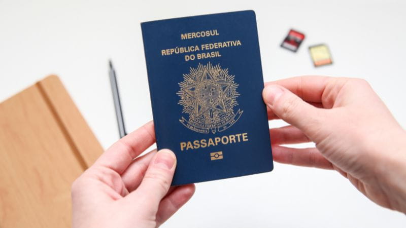 Verifique o passaporte
