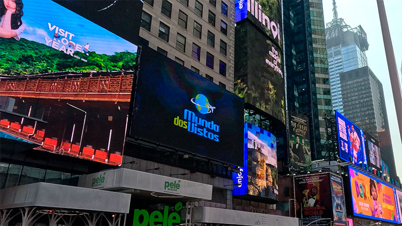 Mundo dos Vistos na Times Square

